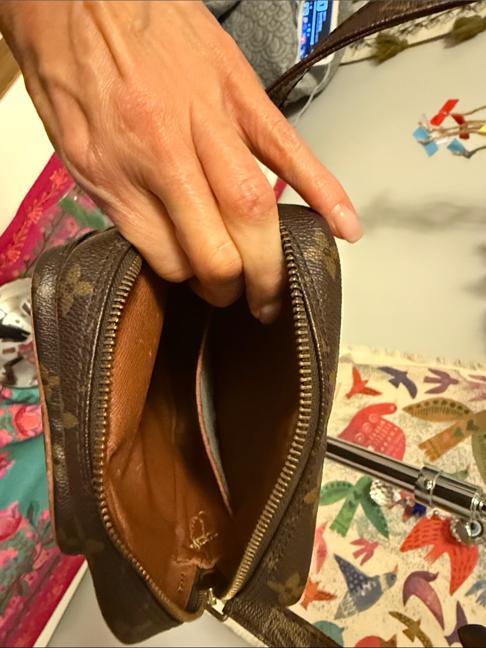 Louis Vuitton Monogram Amazone Crossbody Bag with Natural Vachetta Trim - Picture 14 of 17